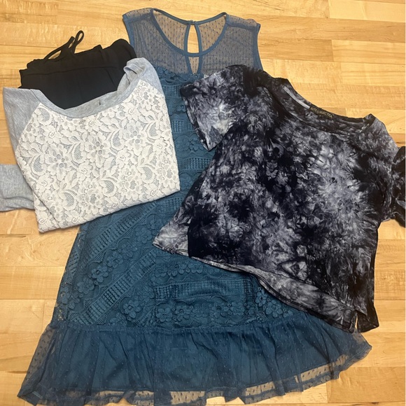 Curated Bundle - Picture 14 of 16